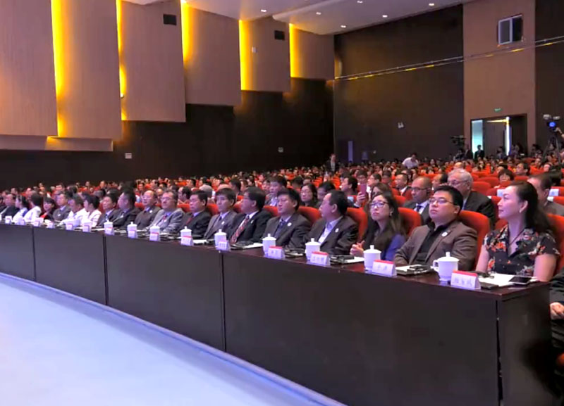 每个妇女，每个儿童启动仪式